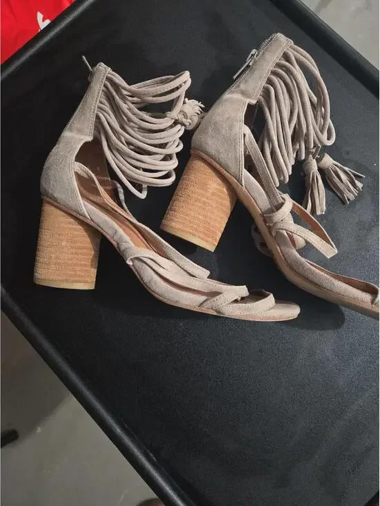 Jeffrey Campbell Suede Fringe Lace-Up Heeled Sandals Size 6 - Picture 6 of 6